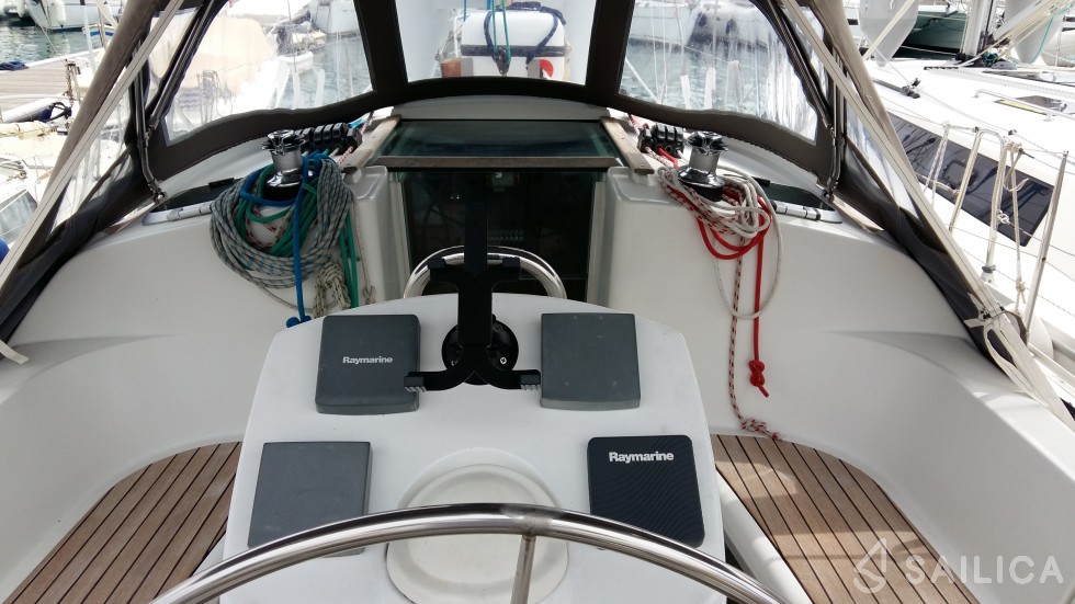 Sun Odyssey 35 - Yacht Charter Sailica