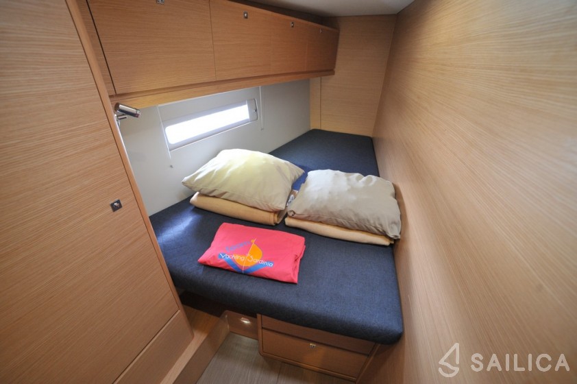 Dufour 520 GL - Yacht Charter Sailica