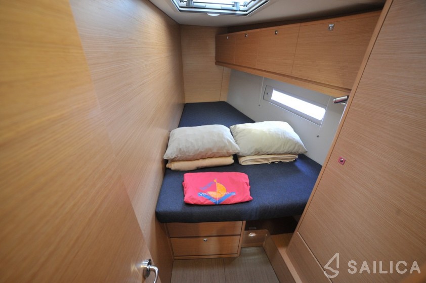 Dufour 520 GL - Yacht Charter Sailica