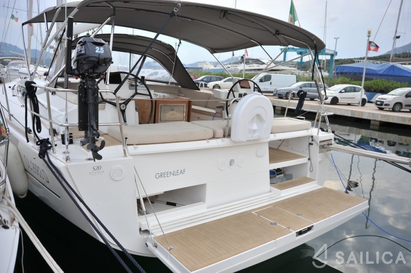 Dufour 520 GL - Yacht Charter Sailica