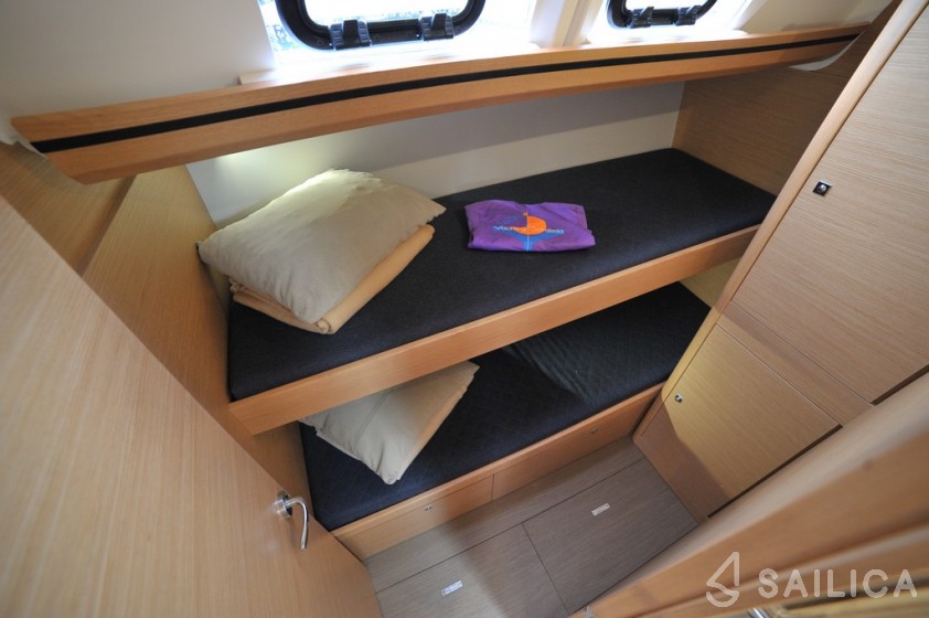 Dufour 520 GL - Yacht Charter Sailica