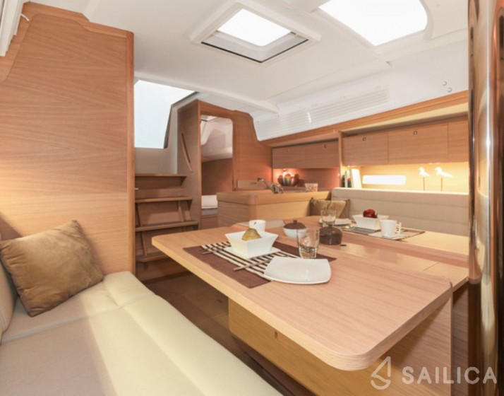 Dufour 360 GL - Yacht Charter Sailica