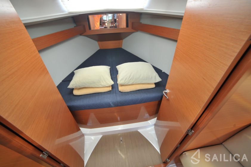 Dufour 360 GL - Yacht Charter Sailica