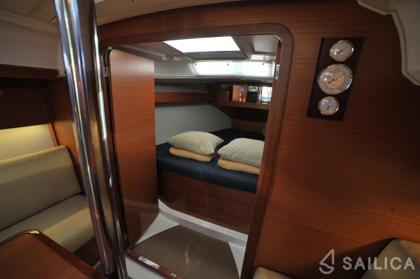 Dufour 360 GL - Yacht Charter Sailica