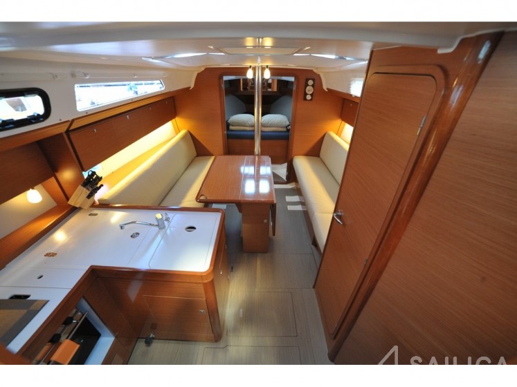 Dufour 360 GL - Yacht Charter Sailica