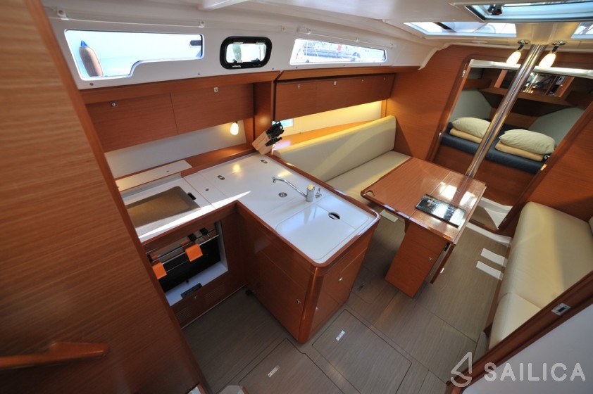 Dufour 360 GL - Yacht Charter Sailica