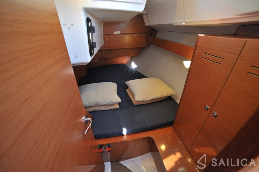 Dufour 360 GL - Yacht Charter Sailica
