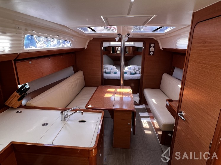 Dufour 360 GL - Yacht Charter Sailica