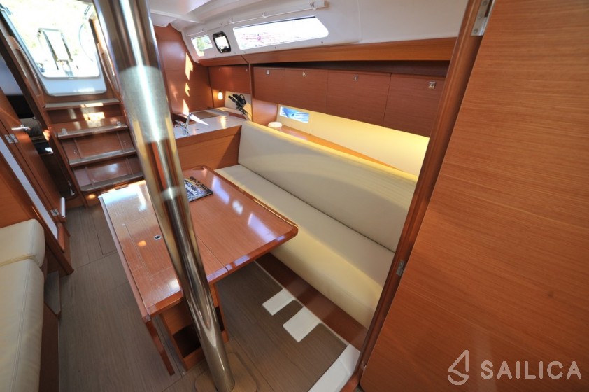 Dufour 360 GL - Yacht Charter Sailica