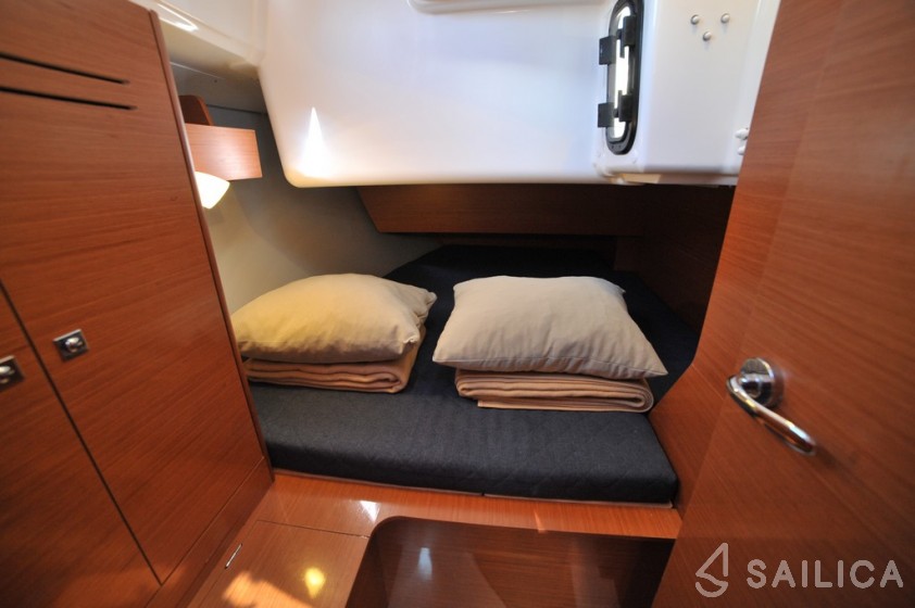 Dufour 360 GL - Yacht Charter Sailica