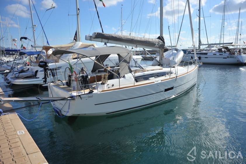 Dufour 360 GL - Yacht Charter Sailica