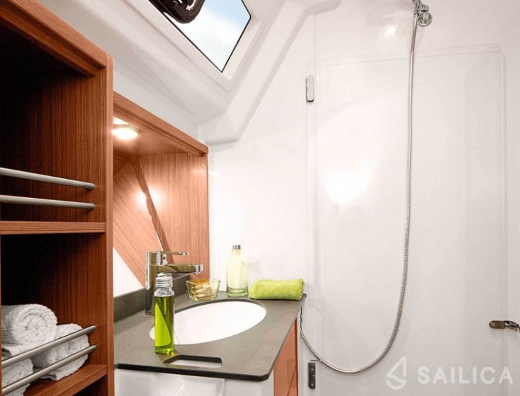 Bavaria 41 Cruiser - Yacht Charter Sailica