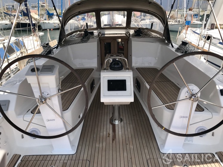 Bavaria 41 Cruiser - Yacht Charter Sailica