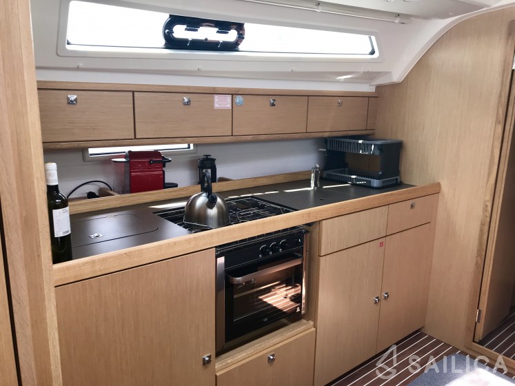 Bavaria 41 Cruiser - Yacht Charter Sailica