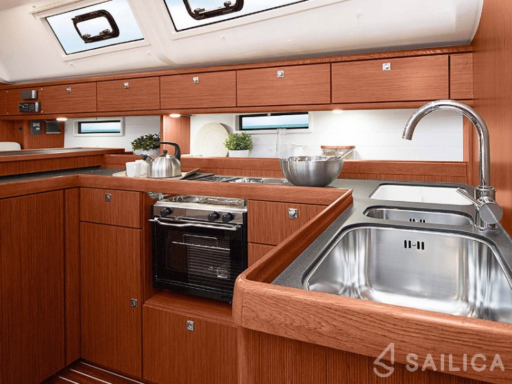 Bavaria 51 Cruiser - Yacht Charter Sailica