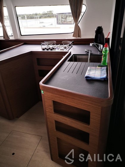 Lagoon 42 - Yacht Charter Sailica