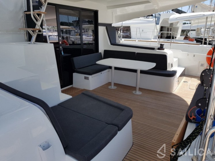 Lagoon 42 - Yacht Charter Sailica