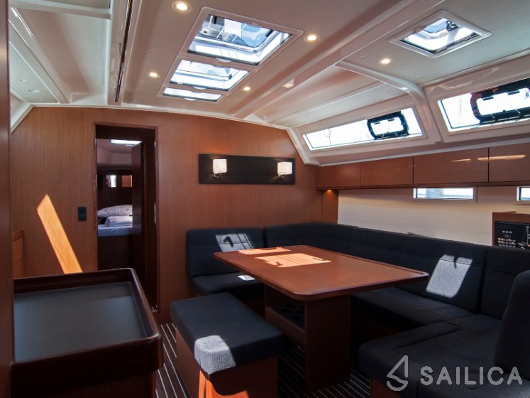 Bavaria 46 Cruiser - Yacht Charter Sailica