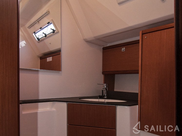 Bavaria 46 Cruiser - Yacht Charter Sailica