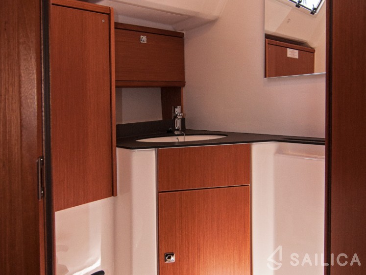 Bavaria 46 Cruiser - Yacht Charter Sailica