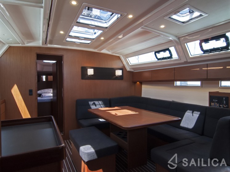Bavaria 46 Cruiser - Yacht Charter Sailica