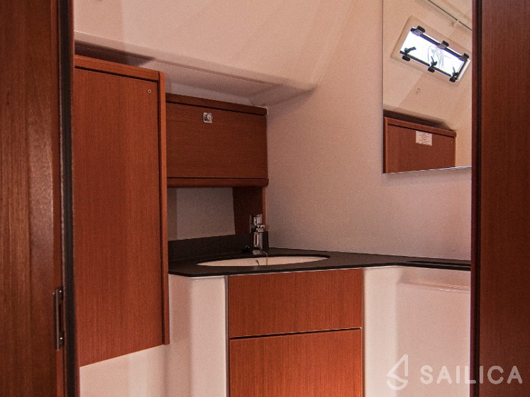 Bavaria 46 Cruiser - Yacht Charter Sailica