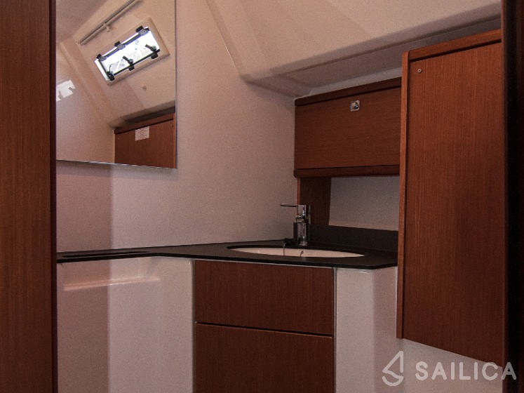 Bavaria 46 Cruiser - Yacht Charter Sailica