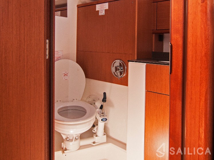 Bavaria 51 Cruiser - Yacht Charter Sailica