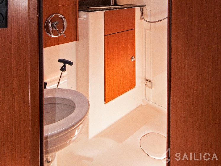 Bavaria 51 Cruiser - Yacht Charter Sailica