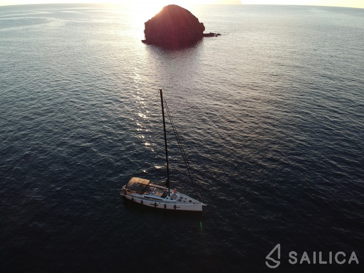 Dufour 56 Exclusive - Yacht Charter Sailica