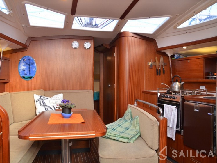 Delphia 40 - Yacht Charter Sailica