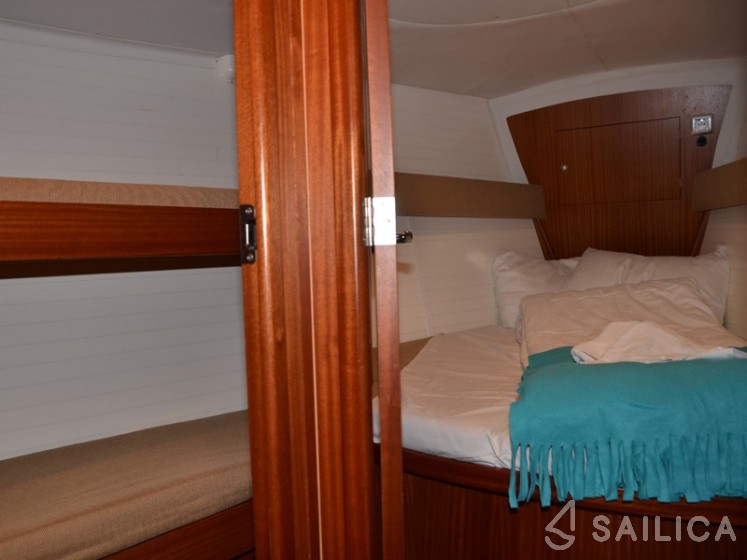 Delphia 40 - Yacht Charter Sailica