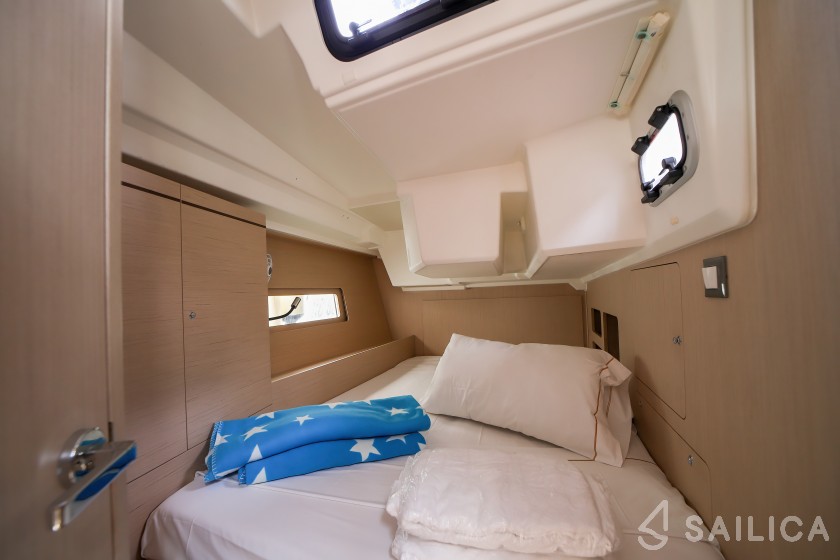 Oceanis 46.1 - Yacht Charter Sailica