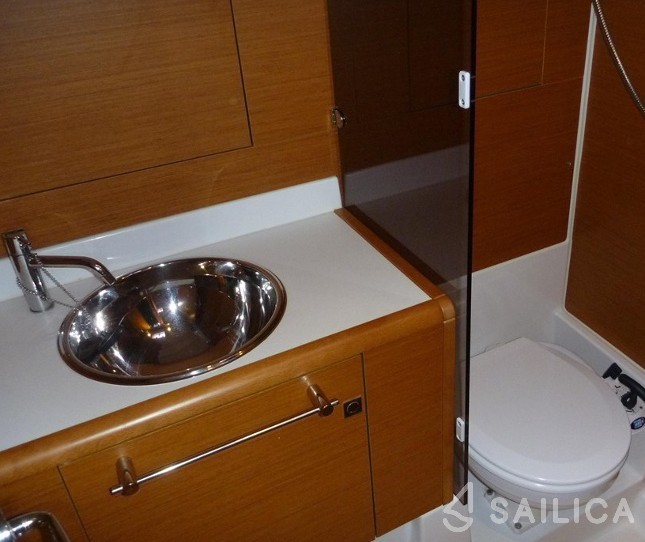 Sun Odyssey 439 - Yacht Charter Sailica
