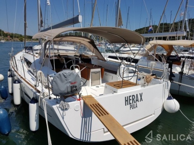 Dufour 512 Grand Large - Yacht Charter Sailica