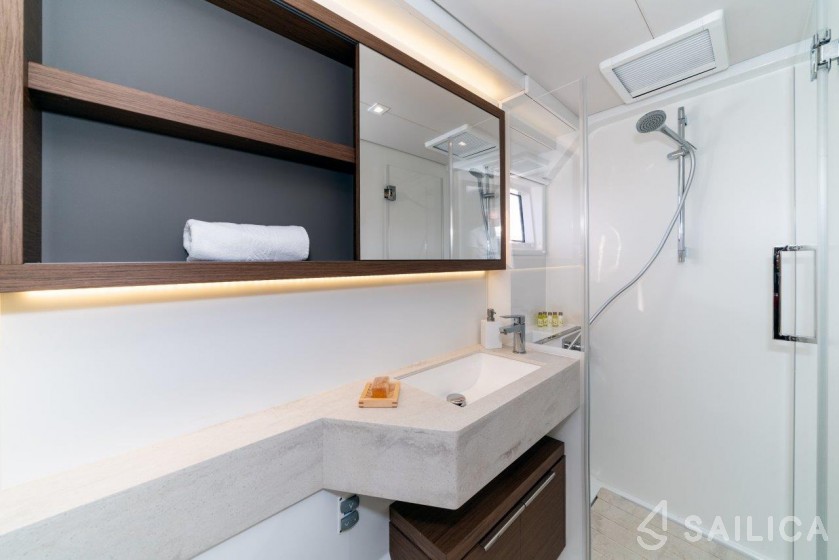 Lagoon 50 - Yacht Charter Sailica