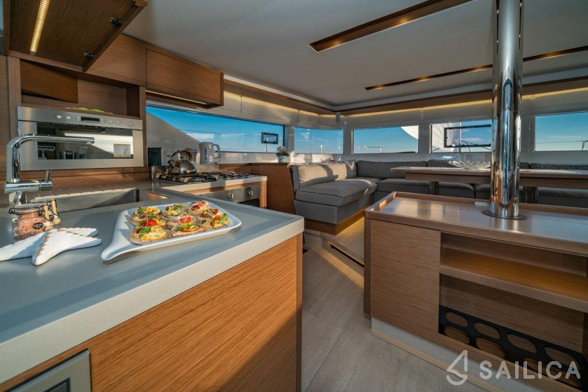 Lagoon 50 - Yacht Charter Sailica