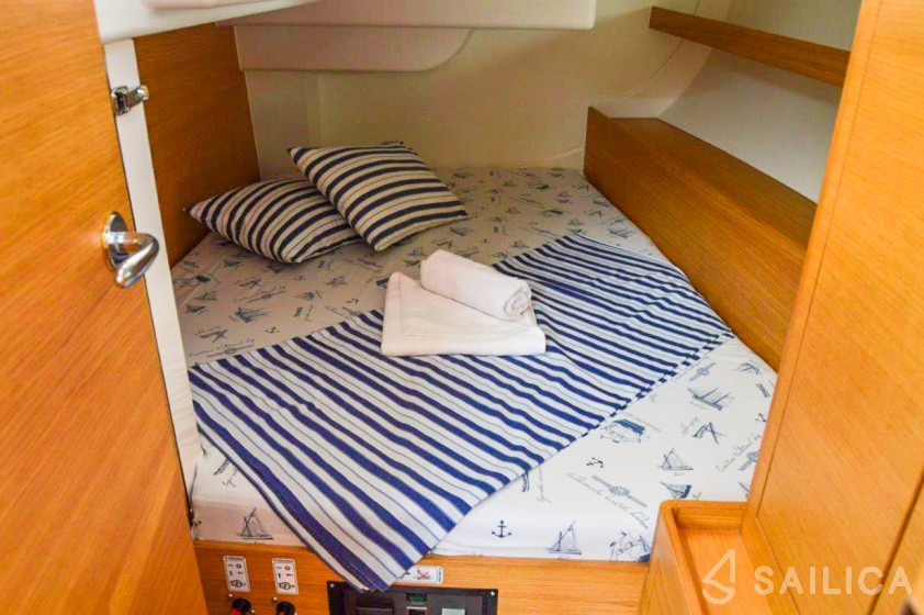 X 4-3 - Yacht Charter Sailica