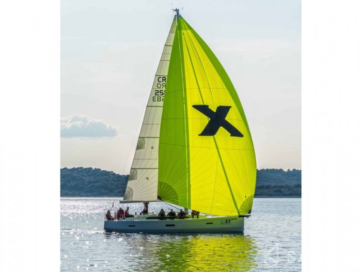 X 4-3 - Yacht Charter Sailica