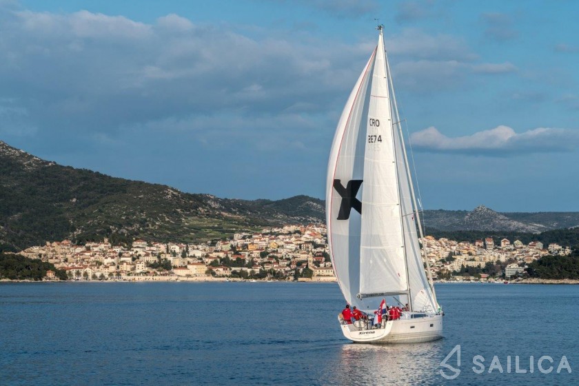 X 4-3 - Yacht Charter Sailica