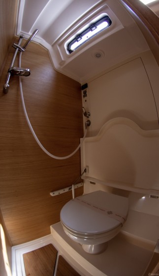 X 4-3 - Yacht Charter Sailica