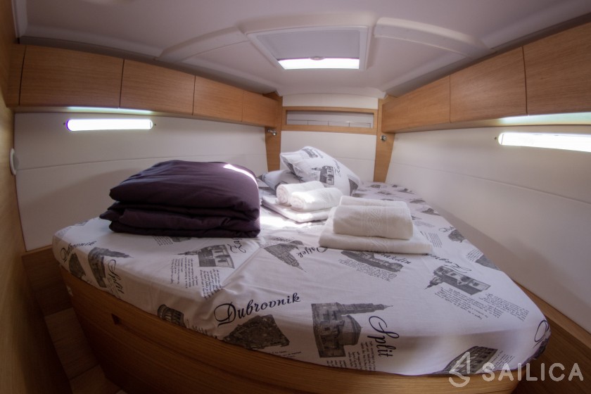 X 4-3 - Yacht Charter Sailica