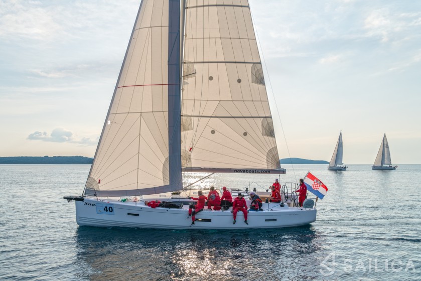 X 4-3 - Yacht Charter Sailica
