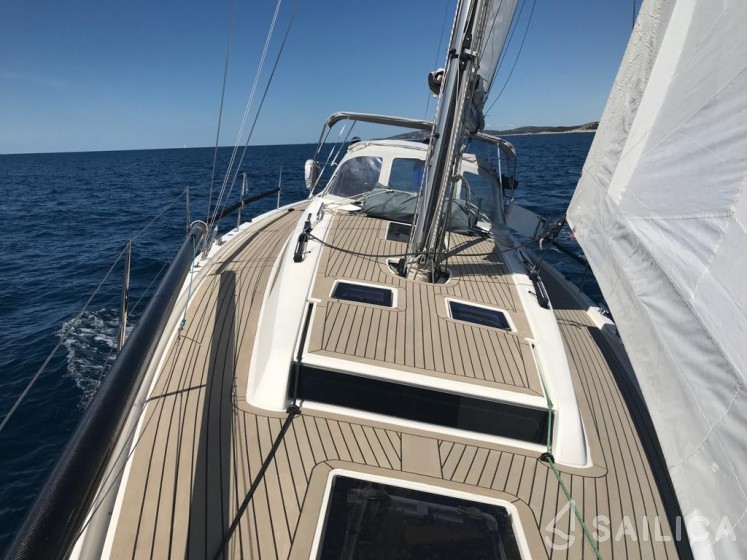 X 4-3 - Yacht Charter Sailica