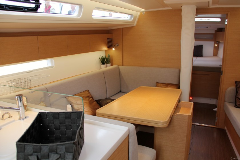 X 4-3 - Yacht Charter Sailica