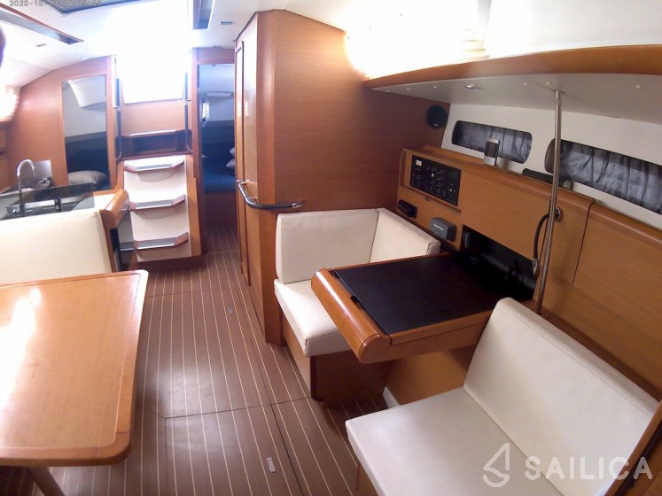 Sun Odyssey 409 - Yacht Charter Sailica