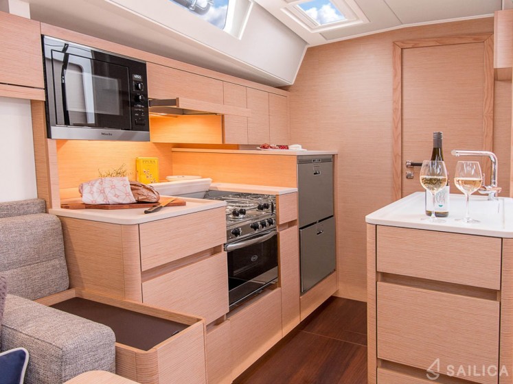Hanse 548 - Yacht Charter Sailica