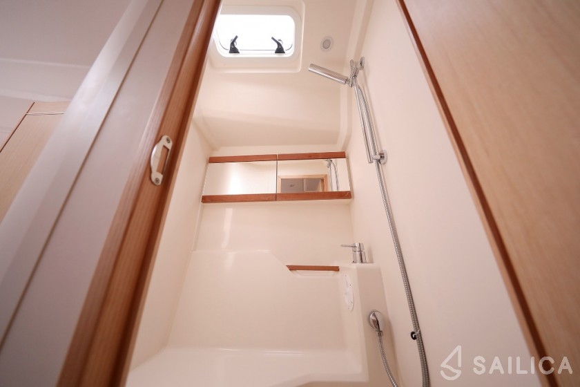 Hanse 455 - Yacht Charter Sailica