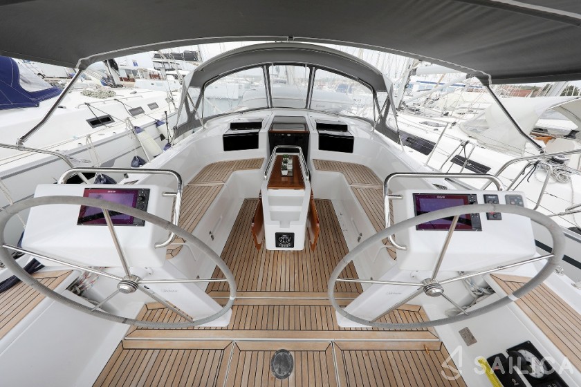 Hanse 455 - Yacht Charter Sailica