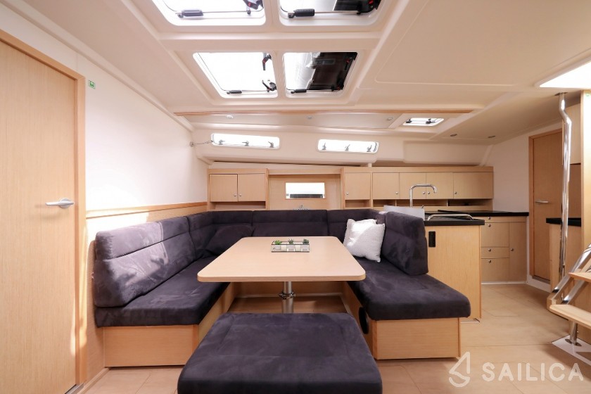 Hanse 455 - Yacht Charter Sailica
